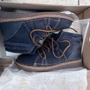 Women’s Born suede boots